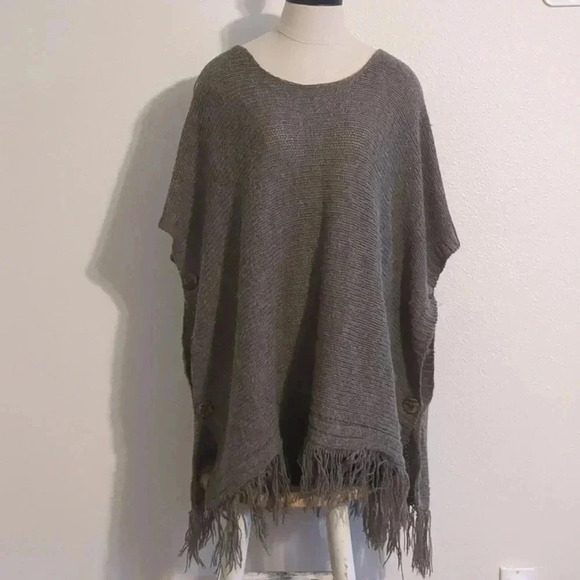 Maurice's button knit poncho with tassels taupe - Picture 1 of 4